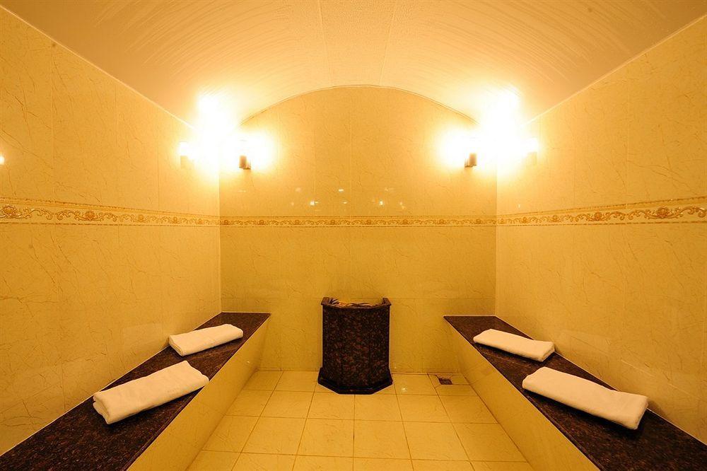 Cosmopolitan Hotel Хошимин Екстериор снимка